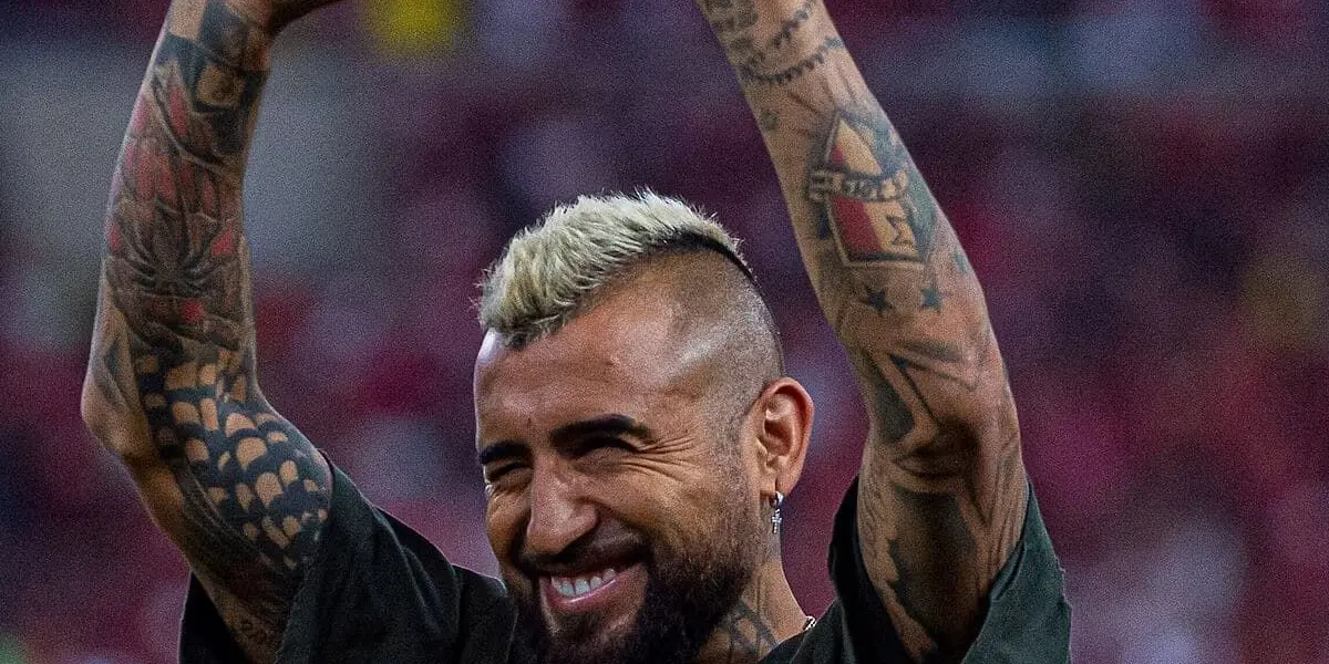 Además del Rey se destaca a Gary Medel y Eduardo Vargas en el listado.