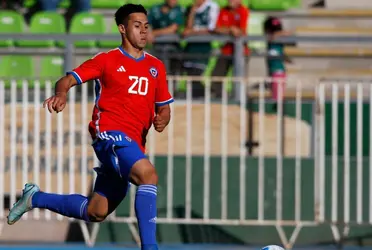 Alexander Aravena recibió palabras de halago por parte de su director técnico.