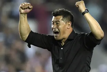 El comentarista habló sobre el estilo del DT argentino.