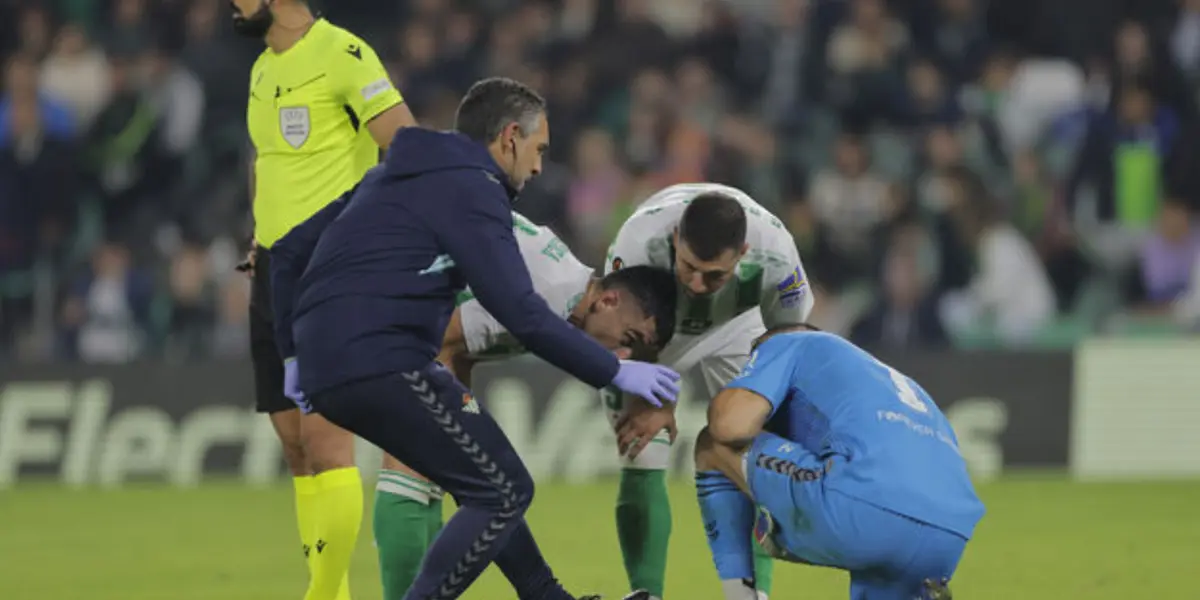 El cuadro bético se lamenta por la posible lesión del jugador chileno que en Europa League se resintió.