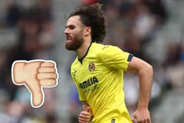 El delantero del cuadro del submarino amarillo no la pasa bien en España y le caen con todo.