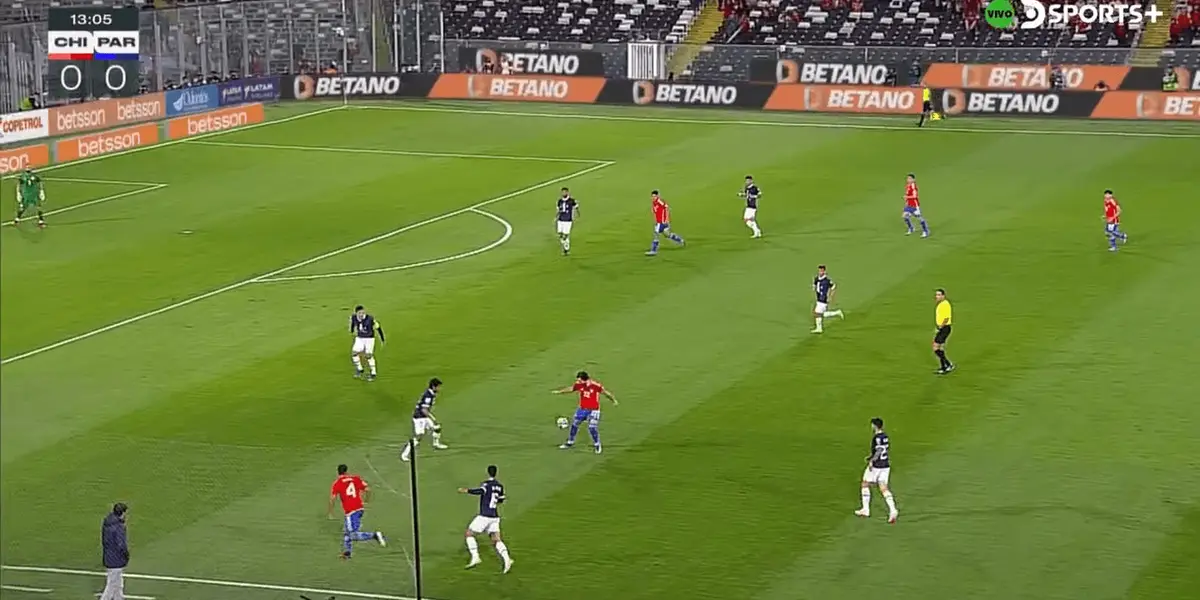 El delantero nacionalizado no ha tenido un buen partido hasta el momento y le da la razón a sus críticos.