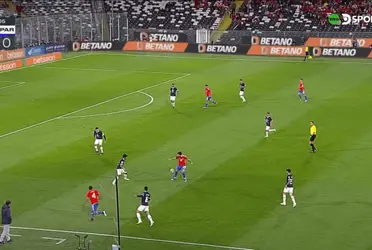 El delantero nacionalizado no ha tenido un buen partido hasta el momento y le da la razón a sus críticos.