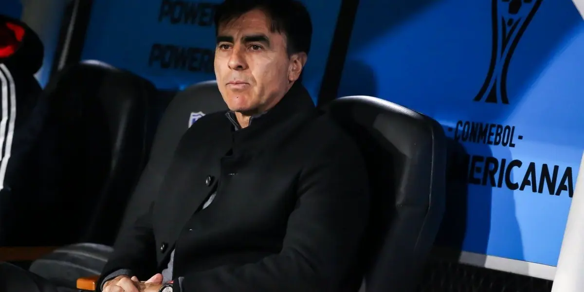 El entrenador argentino tuvo palabras en su llegada a Chile, luego de la dolorosa eliminación en Copa Sudamericana.