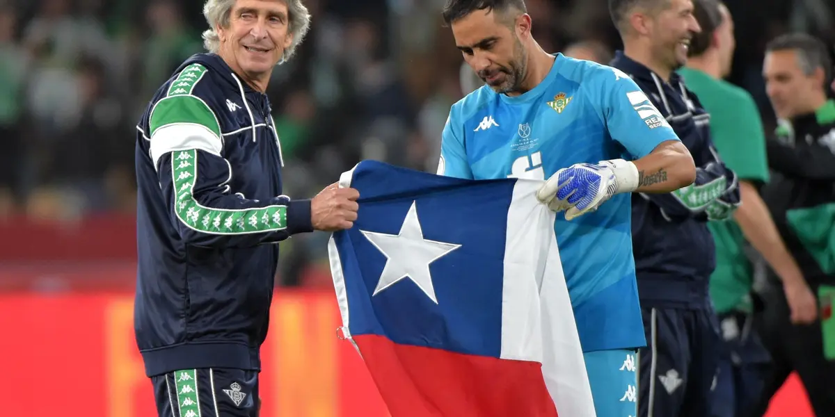 El estratega nacional tuvo palabras para el guardameta de La Roja.