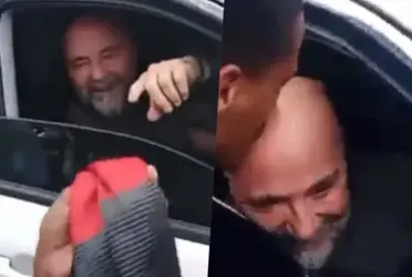 El ex DT de la Roja dejó el cuadro brasileño, pero le cumplió la promesa a un inesperado fan.