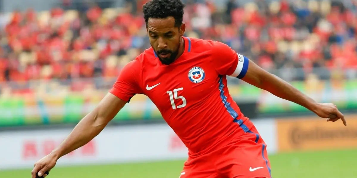 El exjugador de la Selección Chilena le mandó un mensaje a los hinchas albos que criticaron a Arturo Vidal, quien fue oficializado como nuevo jugador del Athletico Paranaense.