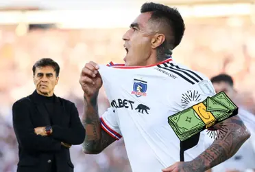 El jugador es criticado por los hinchas y seguiría siendo de los albos en 2024.