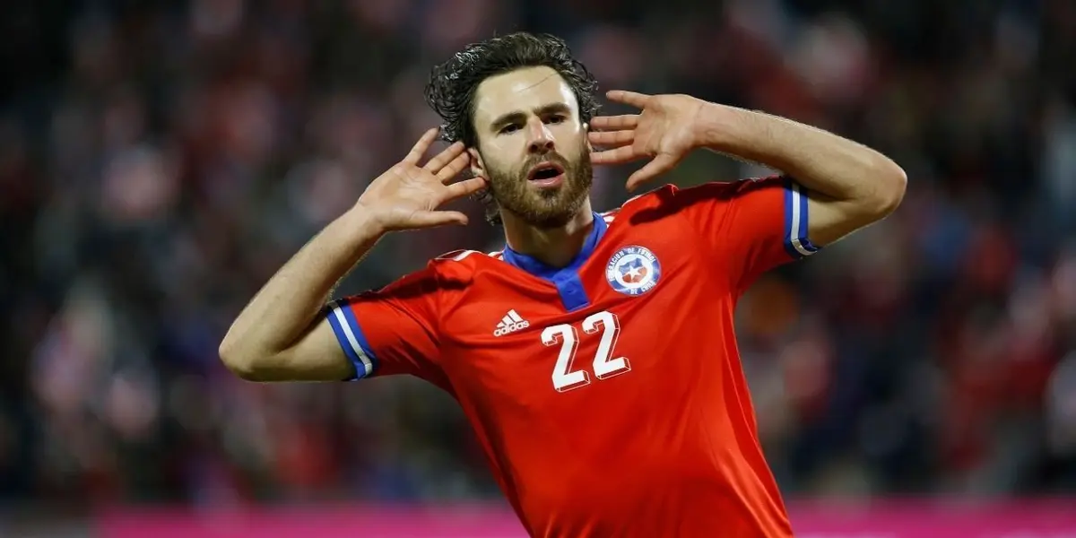 El jugador habló en su documental “Breretour” sobre Colo Colo e ilusionó a toda la hinchada alba.