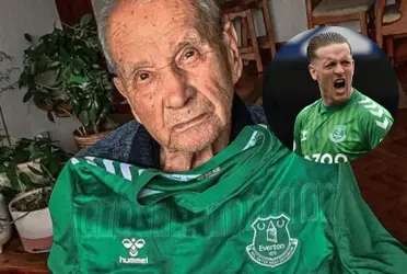 El jugador le mandó un especial regalo a Carlos Espinoza, leyenda ruletera de los 50'.