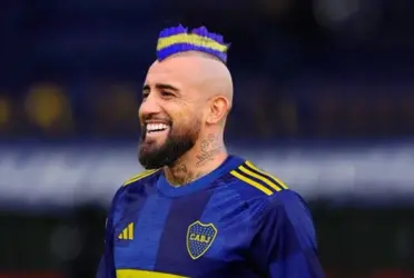 El jugador mira con detenimiento las opciones que tiene el cuadro xeneize para ser DT.