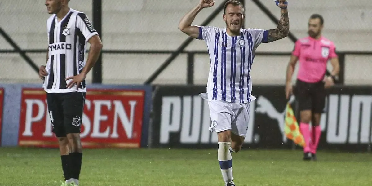 El mercado de fichajes comienza a moverse en el balompié nacional, y un jugador de renombre llegará a reforzar un importante club chileno.