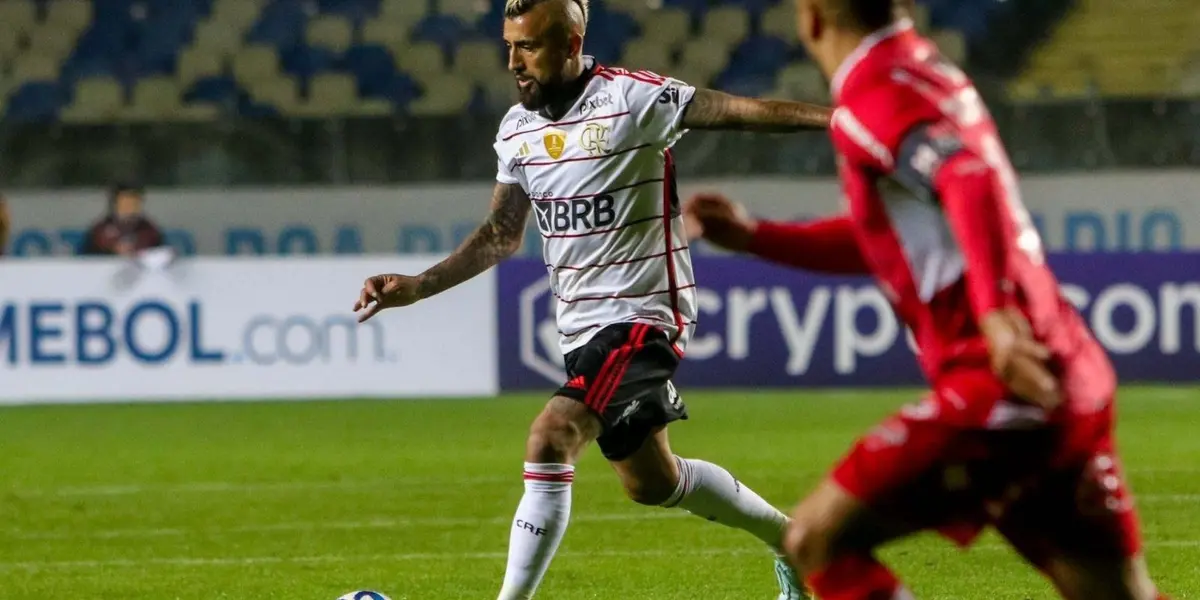 El seleccionado nacional tuvo un enorme recibimiento por parte de los hinchas chilenos en su breve paso por la ciudad de Concepción