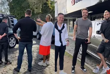 El volante nacional pese a su mal momento en Brasil, disfruta arriba de su Range Rover Sport.