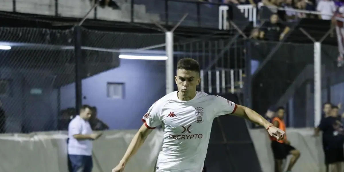 Guillermo Soto estaría cerca de volver al fútbol chileno, en Colo Colo y Universidad de Chile están preoupados por esta noticia.