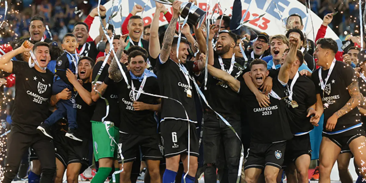 Huachipato se despediría de otro campeón del fútbol chileno.