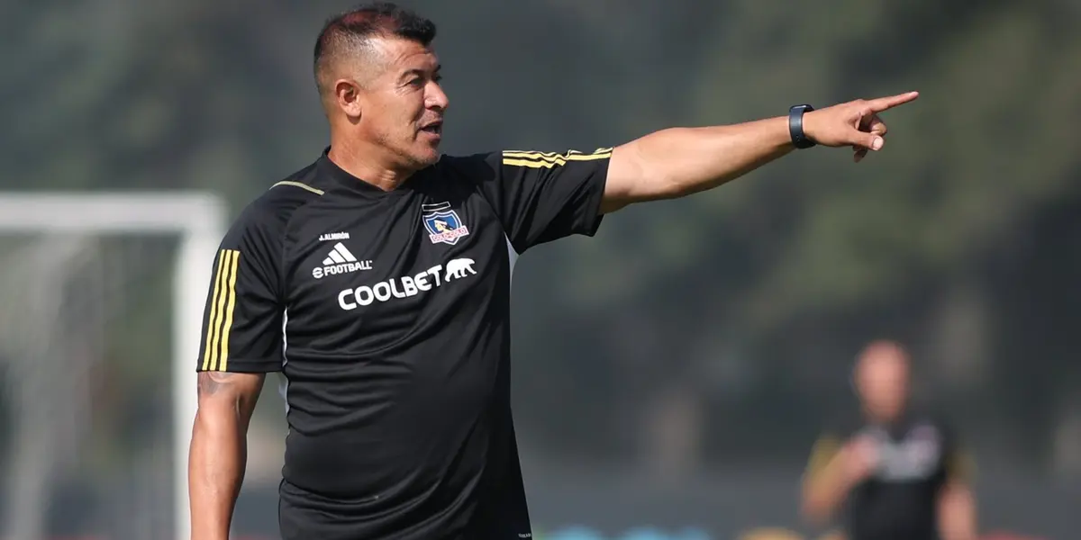 Jorge Almirón sigue sumando críticas.