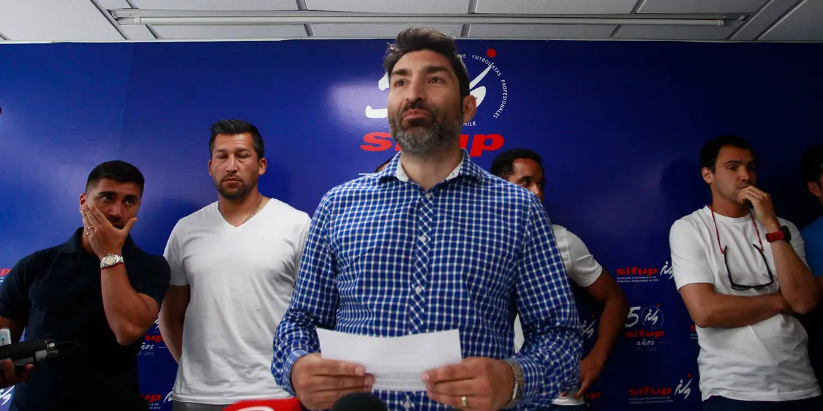 La decisión fue anunciada por la FIFA días después de aumentar el cupo de extranjeros.