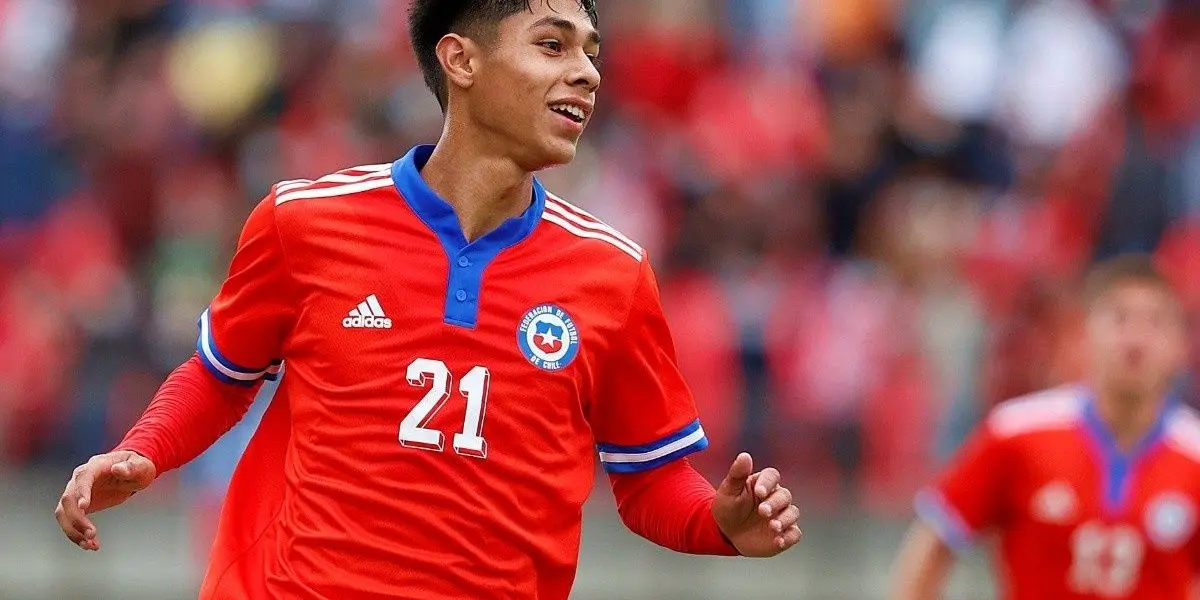 Los fuertes rumores ante la salida de Darío Osorio son cada vez más constantes e importante club europeo estaría tras los pasos del joven chileno.